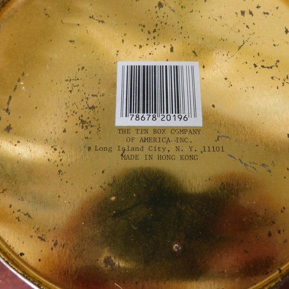 Aluminum Holiday Tins Christmas Village Street - Picture 3 of 5